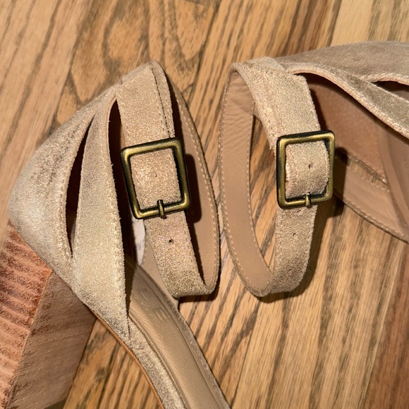 Able Champagne Gold Heels Size 6 - Picture 8 of 8